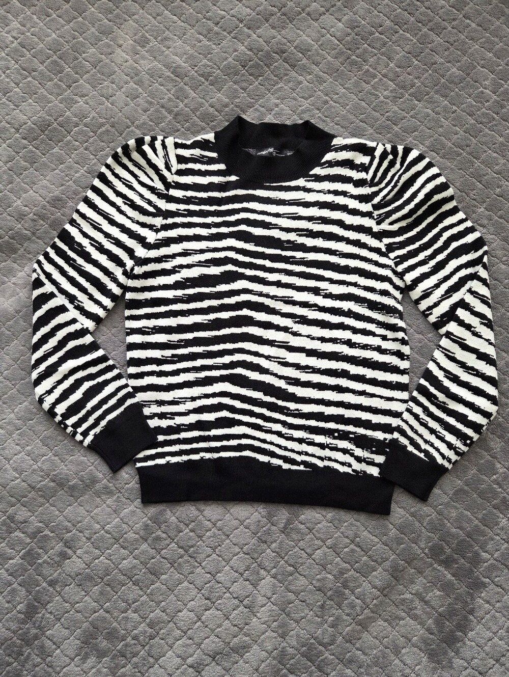Ontwelfth Black & White Zebra Stripe Knit Sweater - Size S